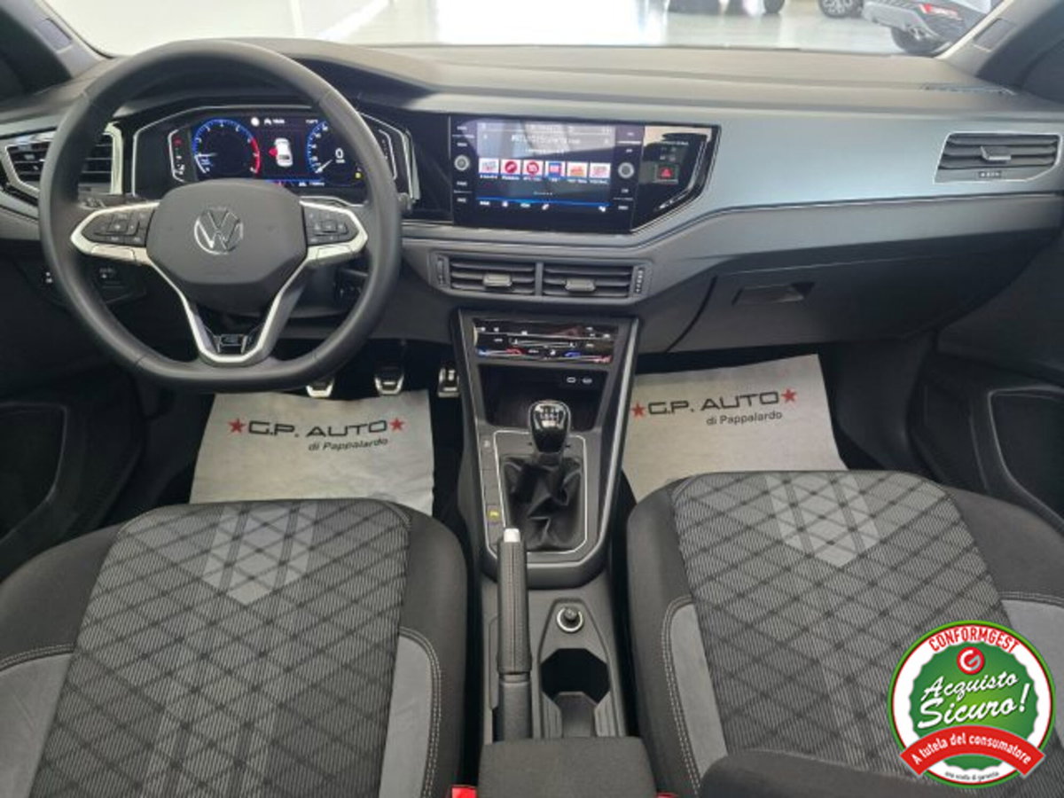 Volkswagen Taigo 1.0 tsi R-Line 115cv (10)