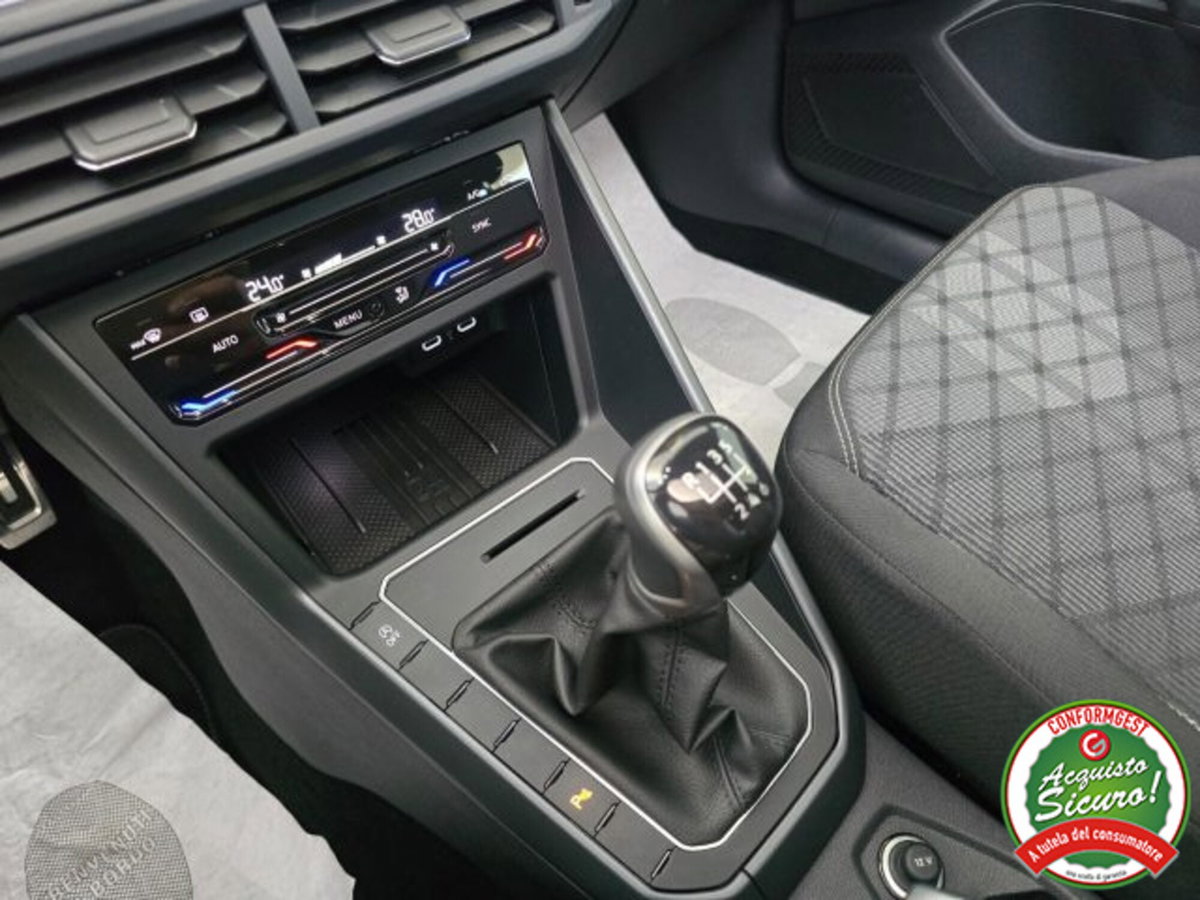 Volkswagen Taigo 1.0 tsi R-Line 115cv (16)