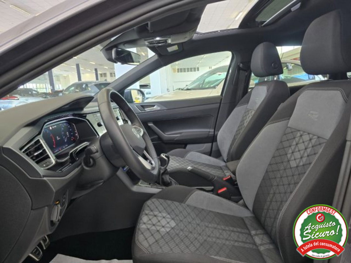 Volkswagen Taigo 1.0 tsi R-Line 115cv (17)