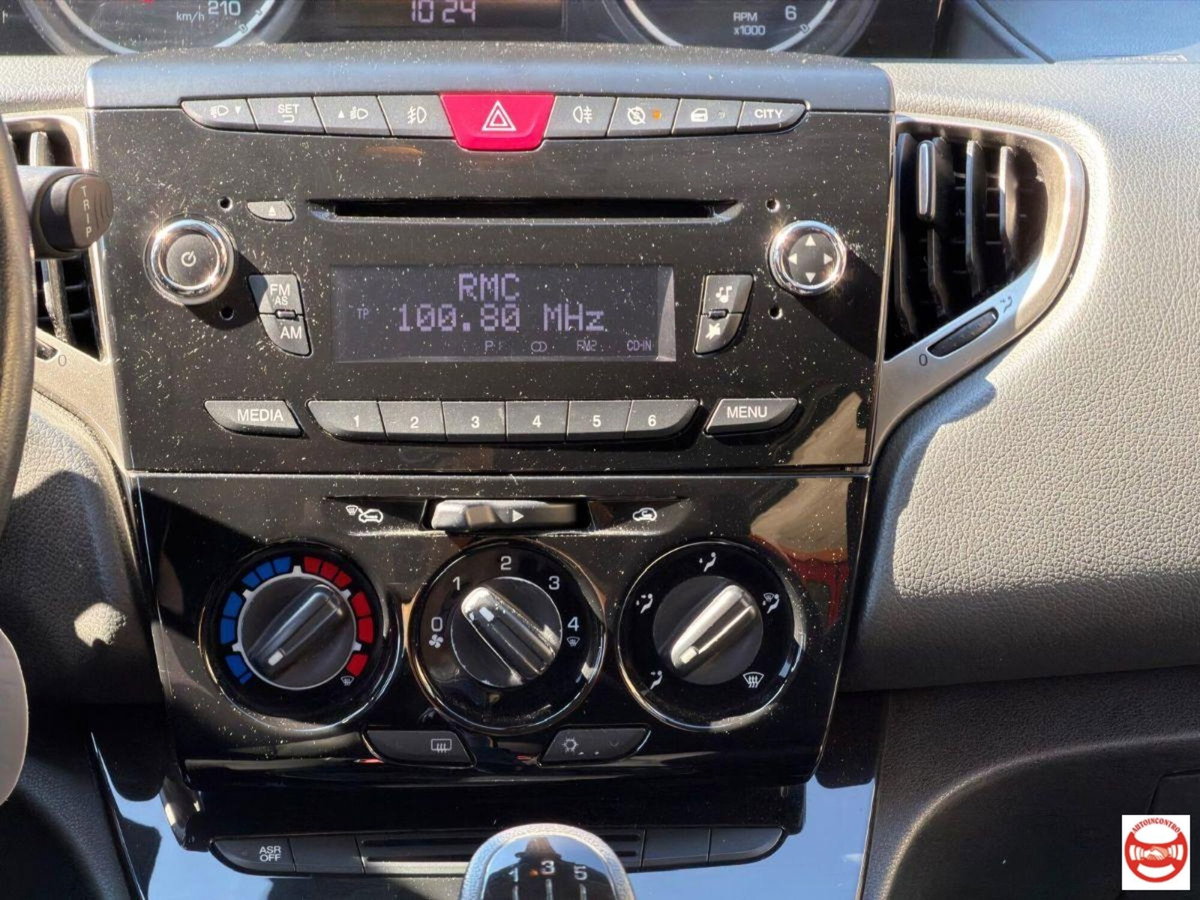 Lancia Ypsilon 1.3 MJT 16V 95 CV 5 porte S&S Gold (13)