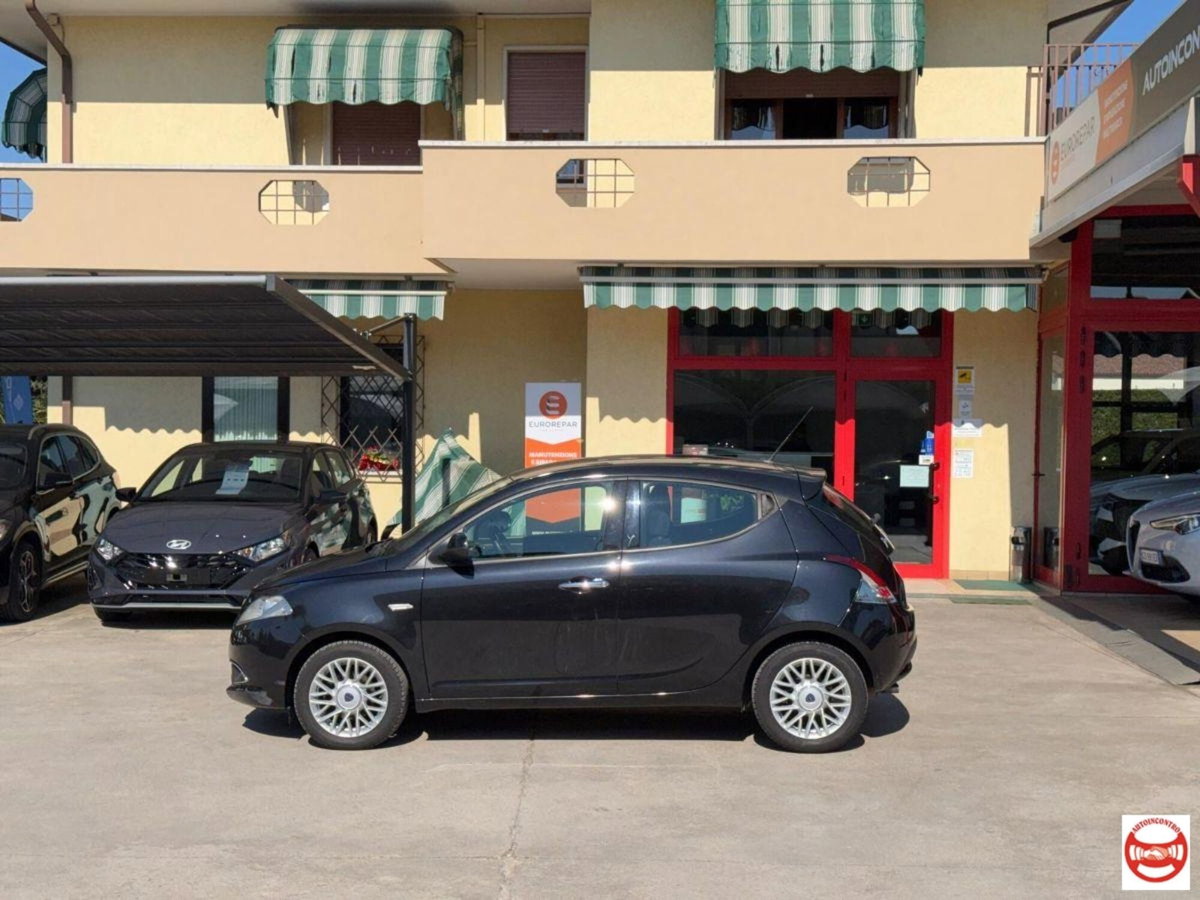 Lancia Ypsilon 1.3 MJT 16V 95 CV 5 porte S&S Gold (2)