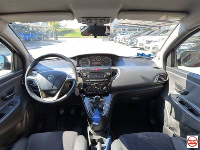 Lancia Ypsilon 1.3 MJT 16V 95 CV 5 porte S&S Gold (9)
