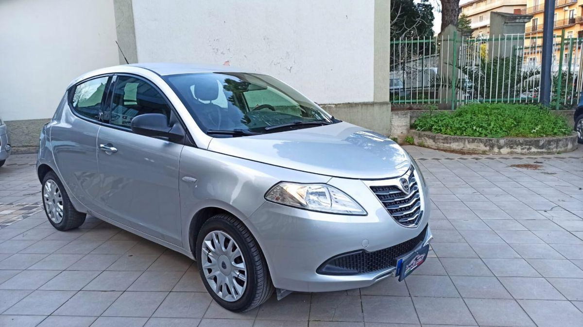 Lancia Ypsilon 1.3 MJT 16V 95 CV 5 porte S&S Gold (4)