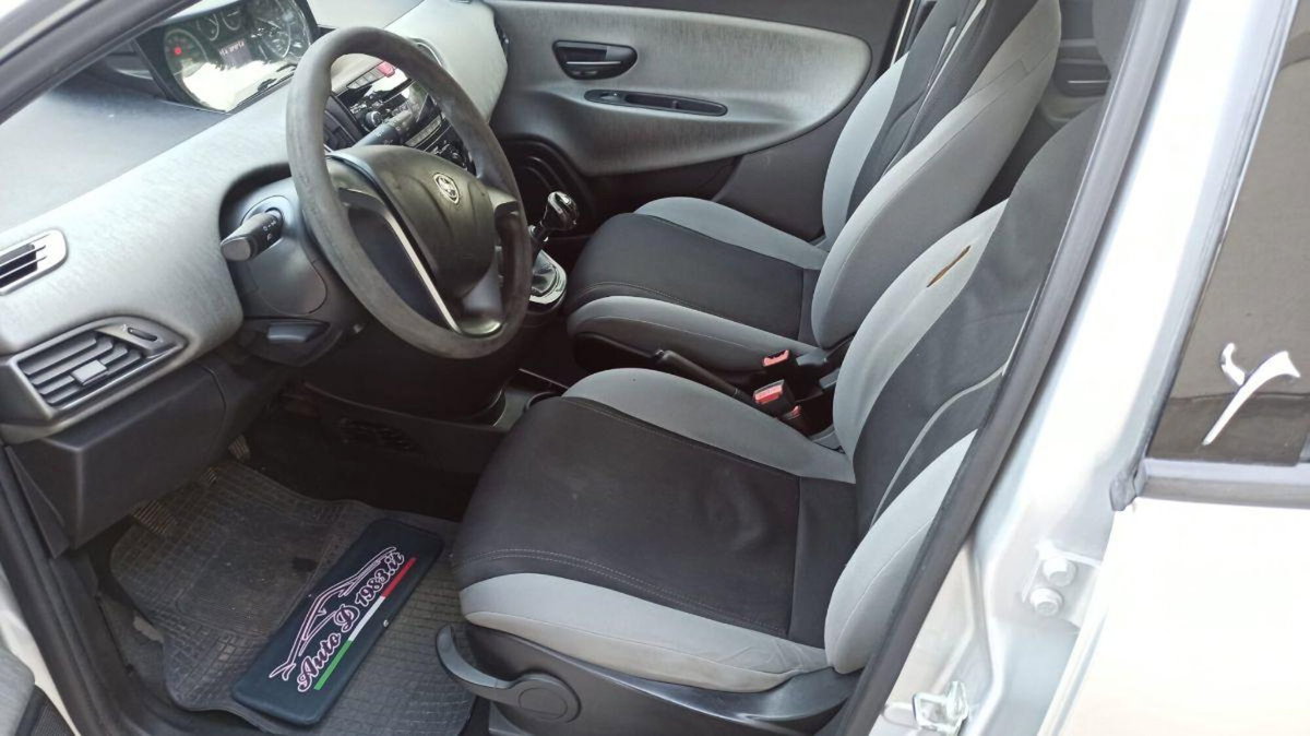 Lancia Ypsilon 1.3 MJT 16V 95 CV 5 porte S&S Gold (5)