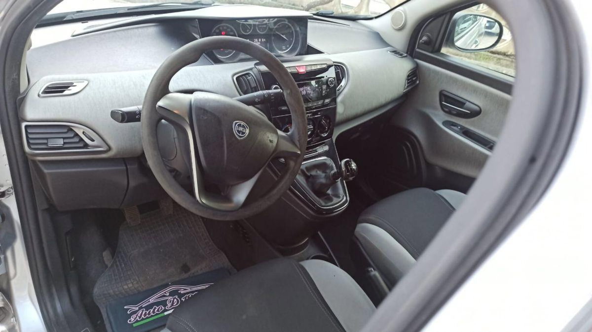 Lancia Ypsilon 1.3 MJT 16V 95 CV 5 porte S&S Gold (6)