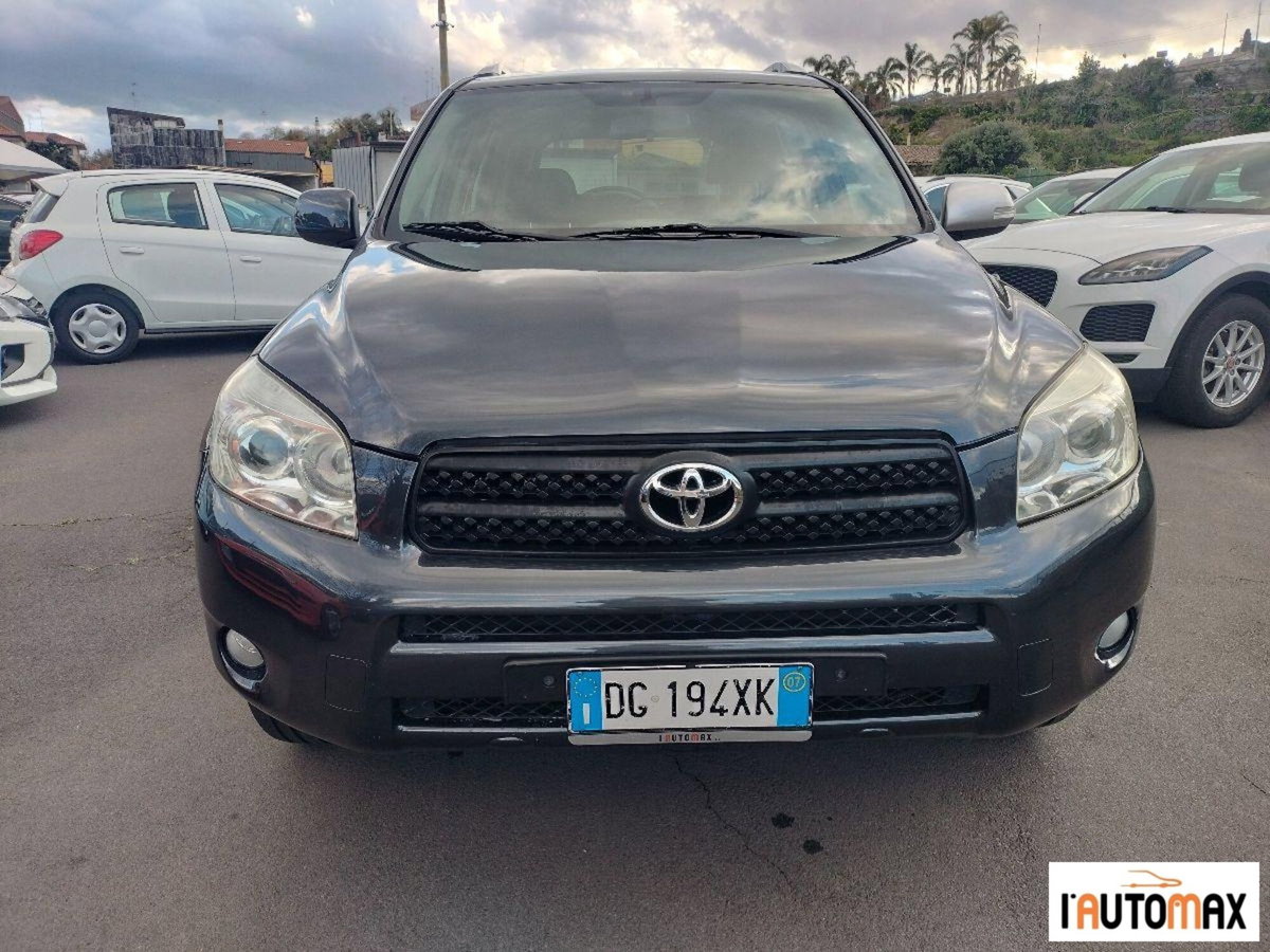 Toyota Rav4 2.2 D-4D 136 CV DPF Sol (2)