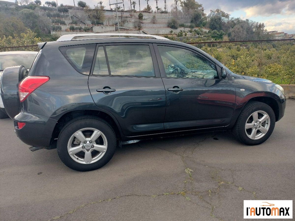 Toyota Rav4 2.2 D-4D 136 CV DPF Sol (7)