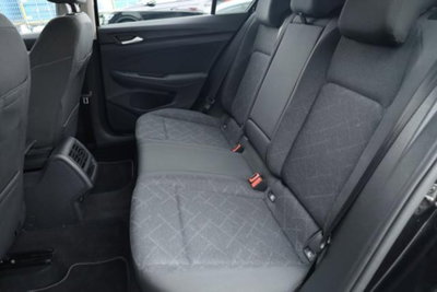 Volkswagen Golf 2.0 TDI SCR Life (17)