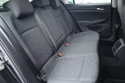 Volkswagen Golf 2.0 TDI SCR Life (18)