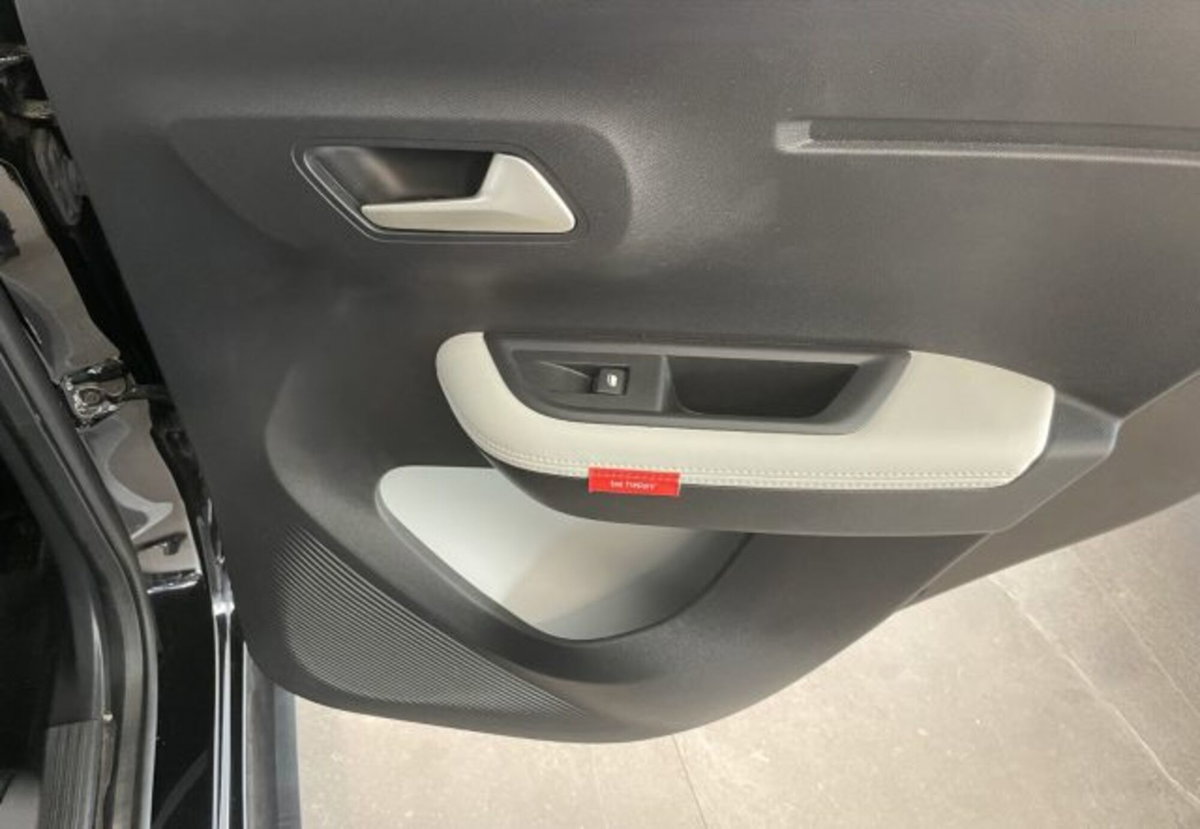 Citroen C3 1.2 puretech turbo Max 100cv s&s (12)