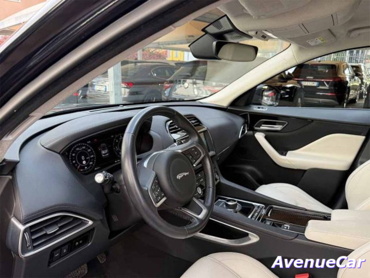 Jaguar F-Pace 2.0 D 180 CV AWD Prestige (11)