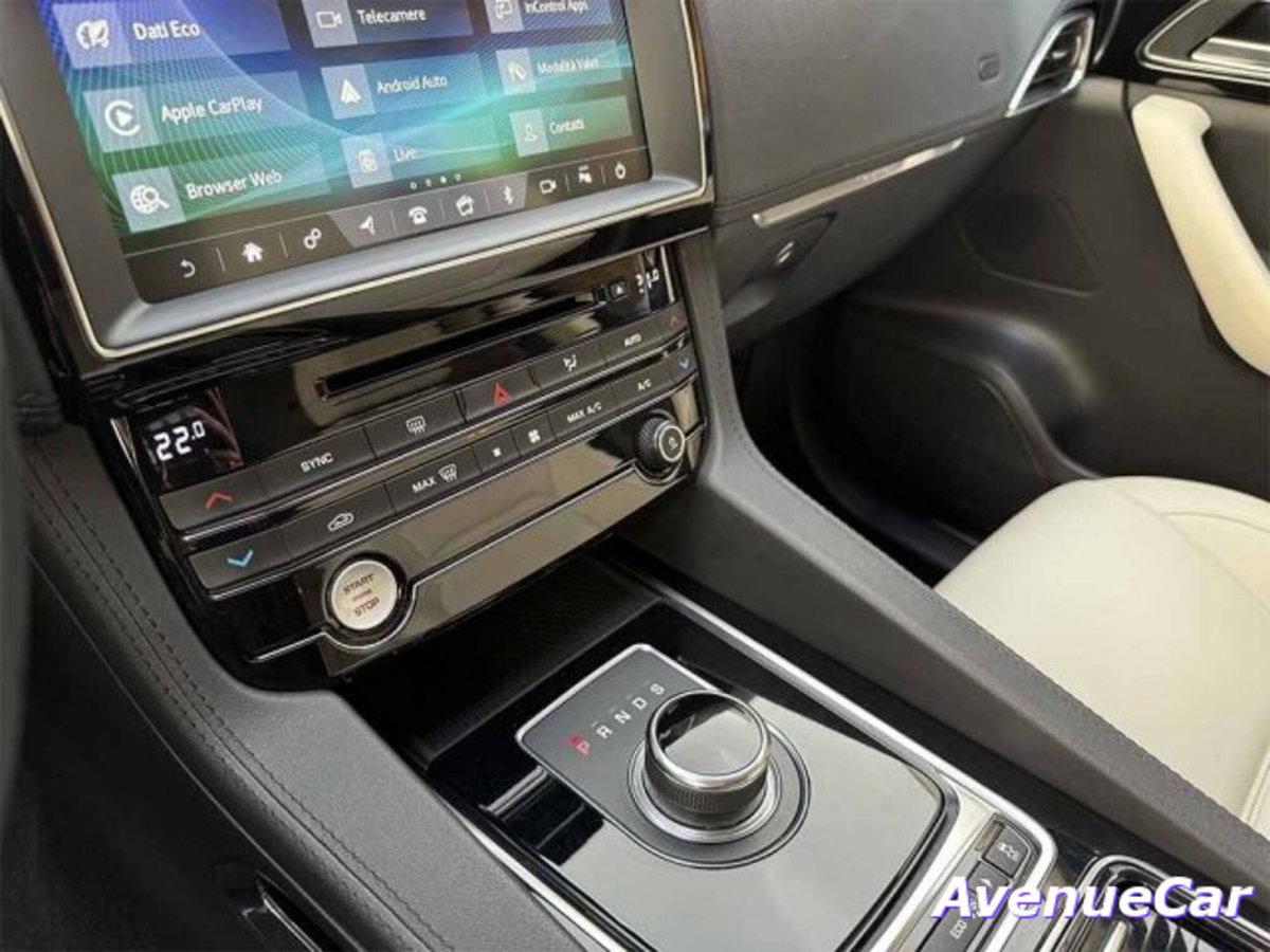 Jaguar F-Pace 2.0 D 180 CV AWD Prestige (16)