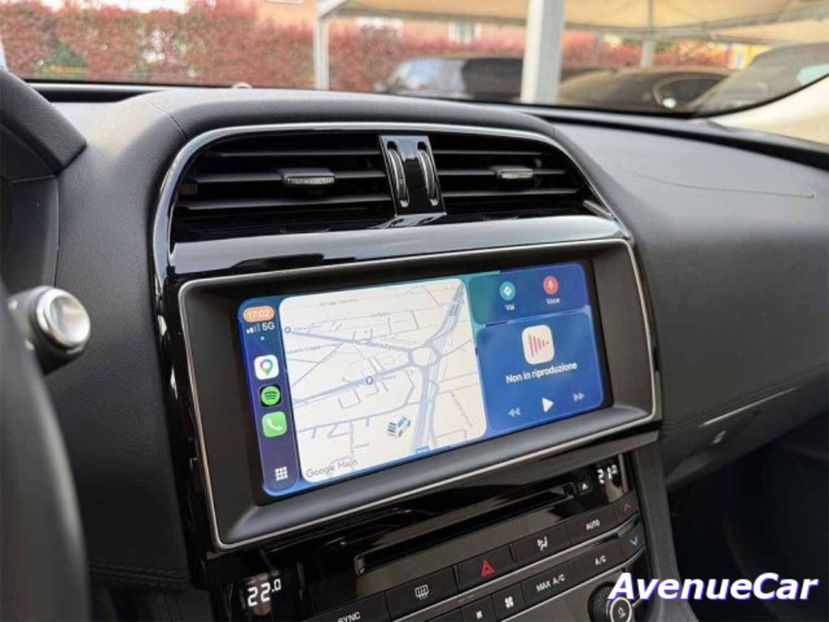 Jaguar F-Pace 2.0 D 180 CV AWD Prestige (17)
