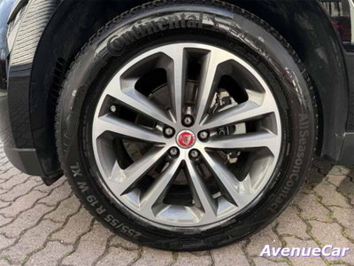 Jaguar F-Pace 2.0 D 180 CV AWD Prestige (9)