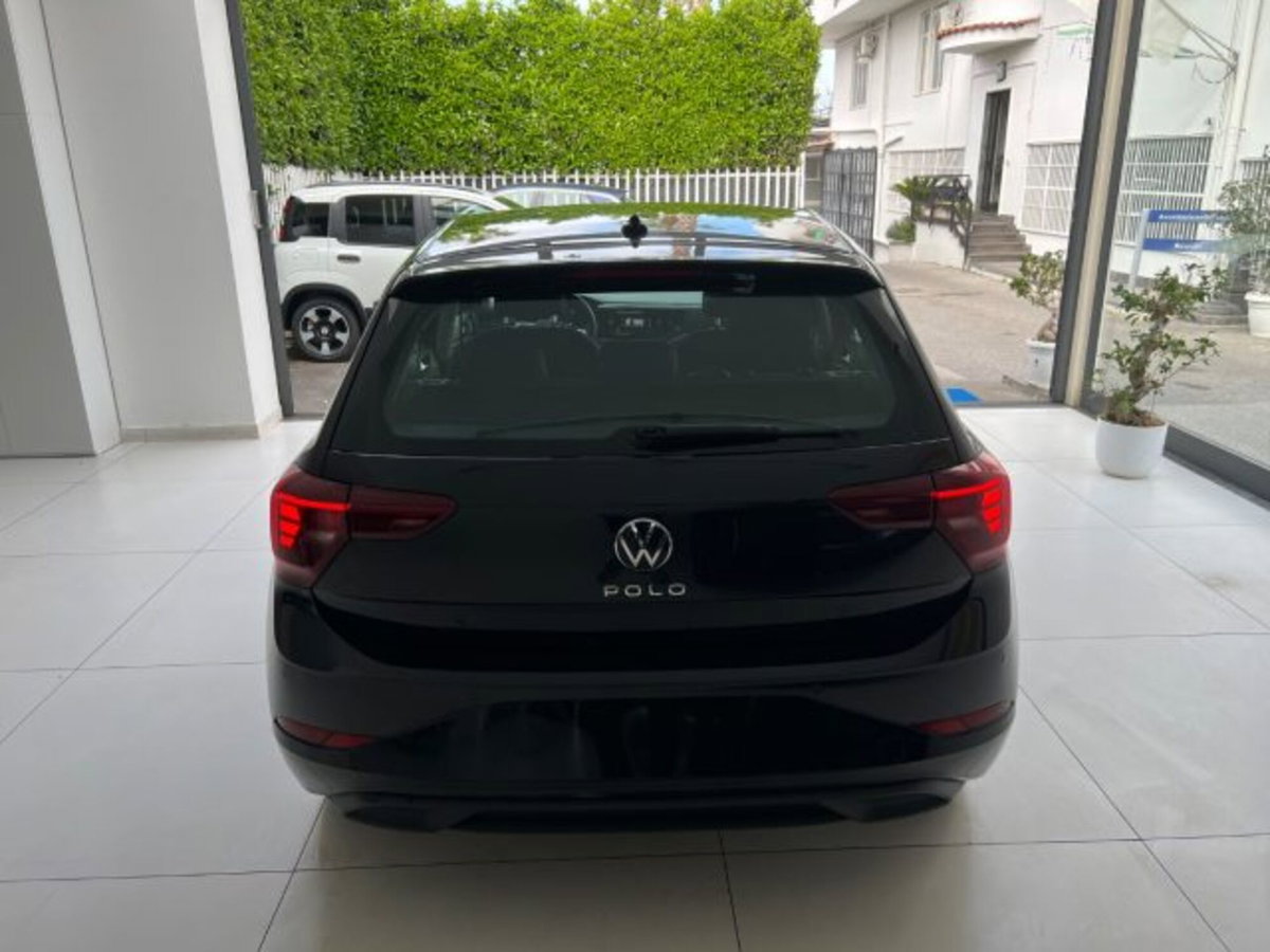 Volkswagen Polo 1.0 tsi Life 95cv (10)