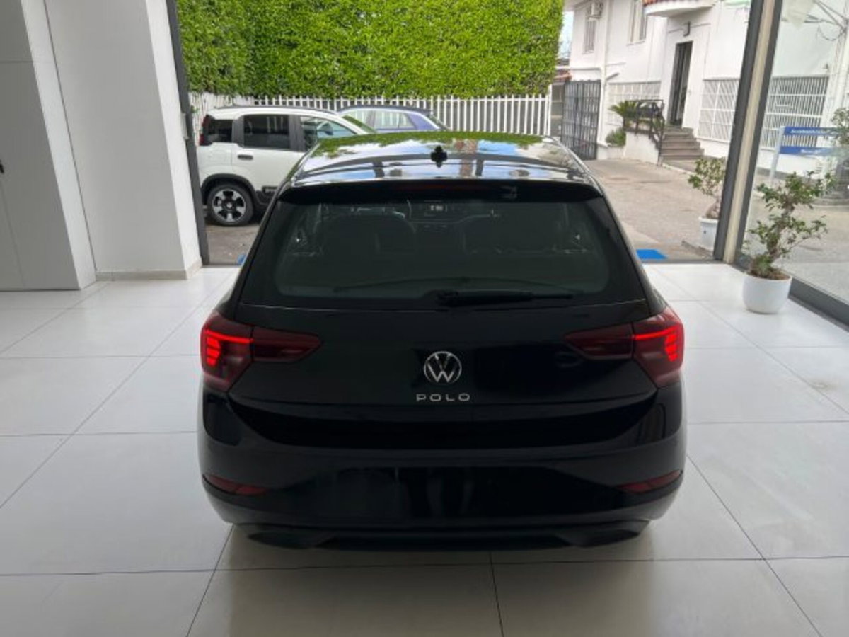 Volkswagen Polo 1.0 tsi Life 95cv (11)