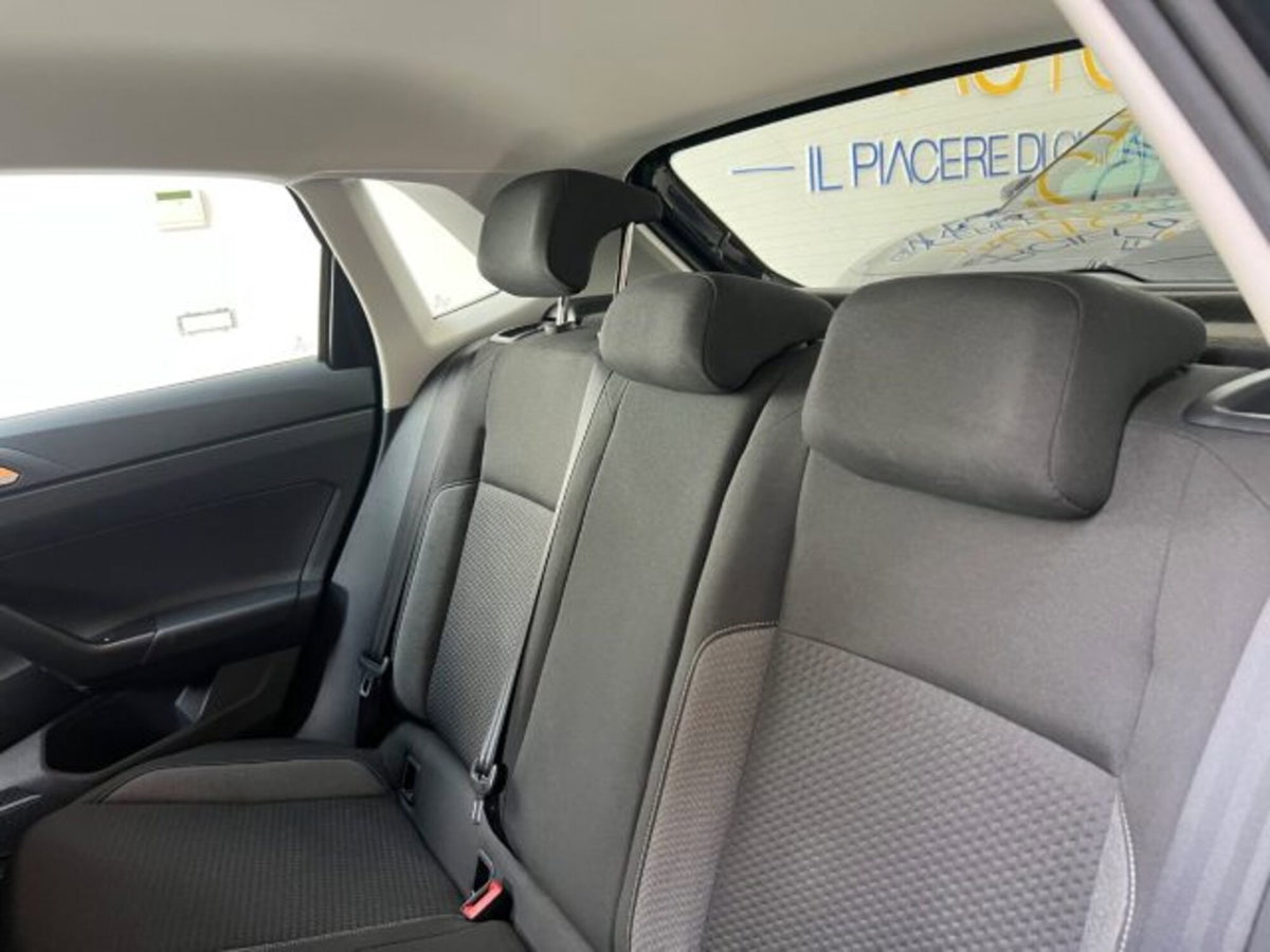 Volkswagen Polo 1.0 tsi Life 95cv (16)