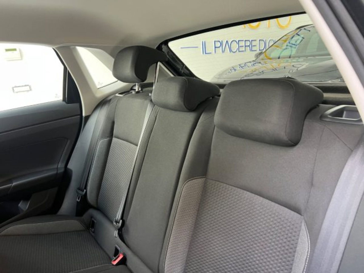 Volkswagen Polo 1.0 tsi Life 95cv (17)