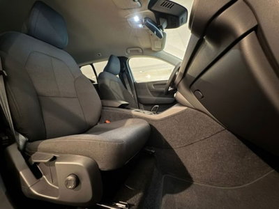 Volvo XC40 2.0 b3 Essential auto (14)