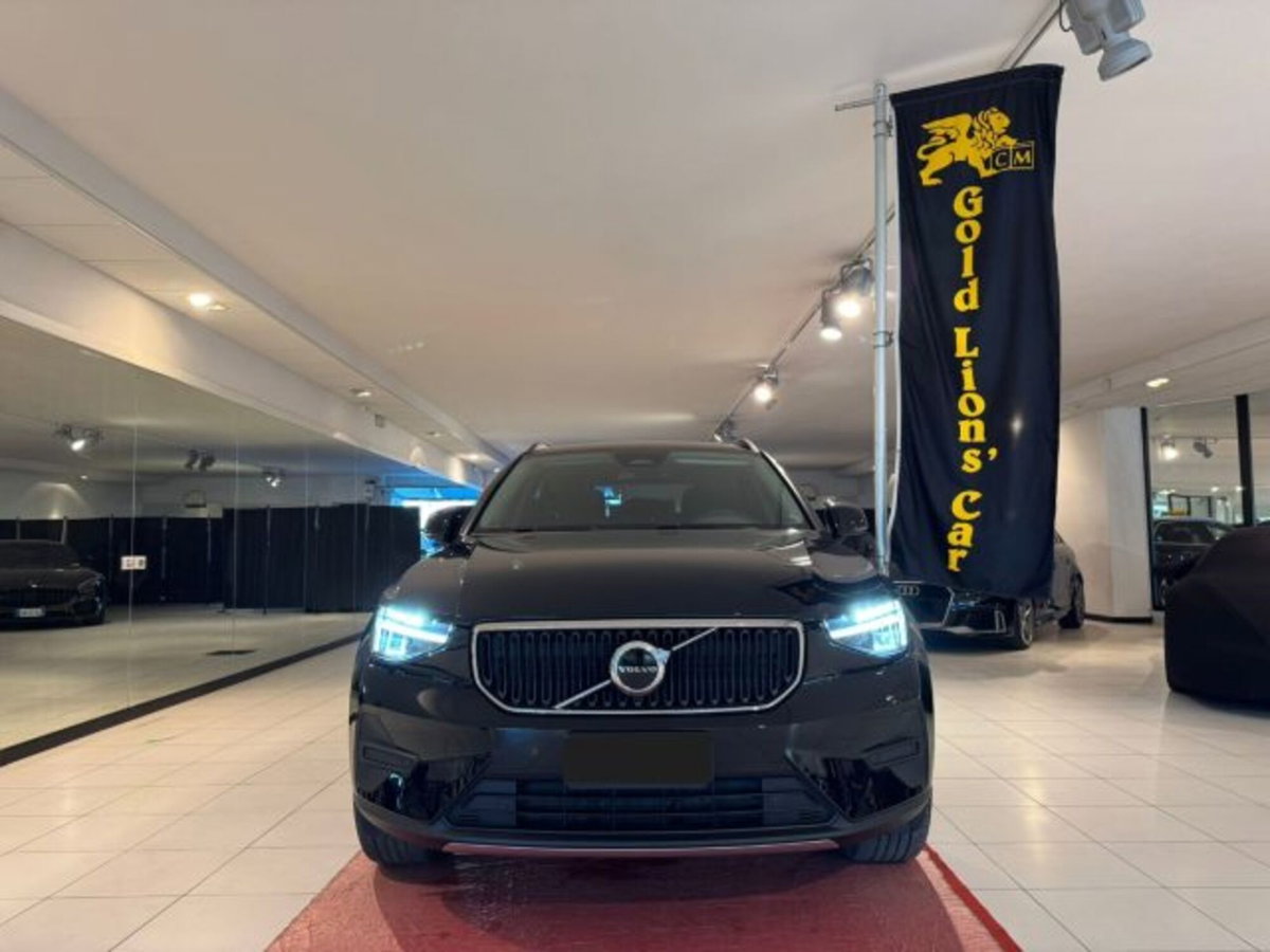 Volvo XC40 2.0 b3 Essential auto (2)