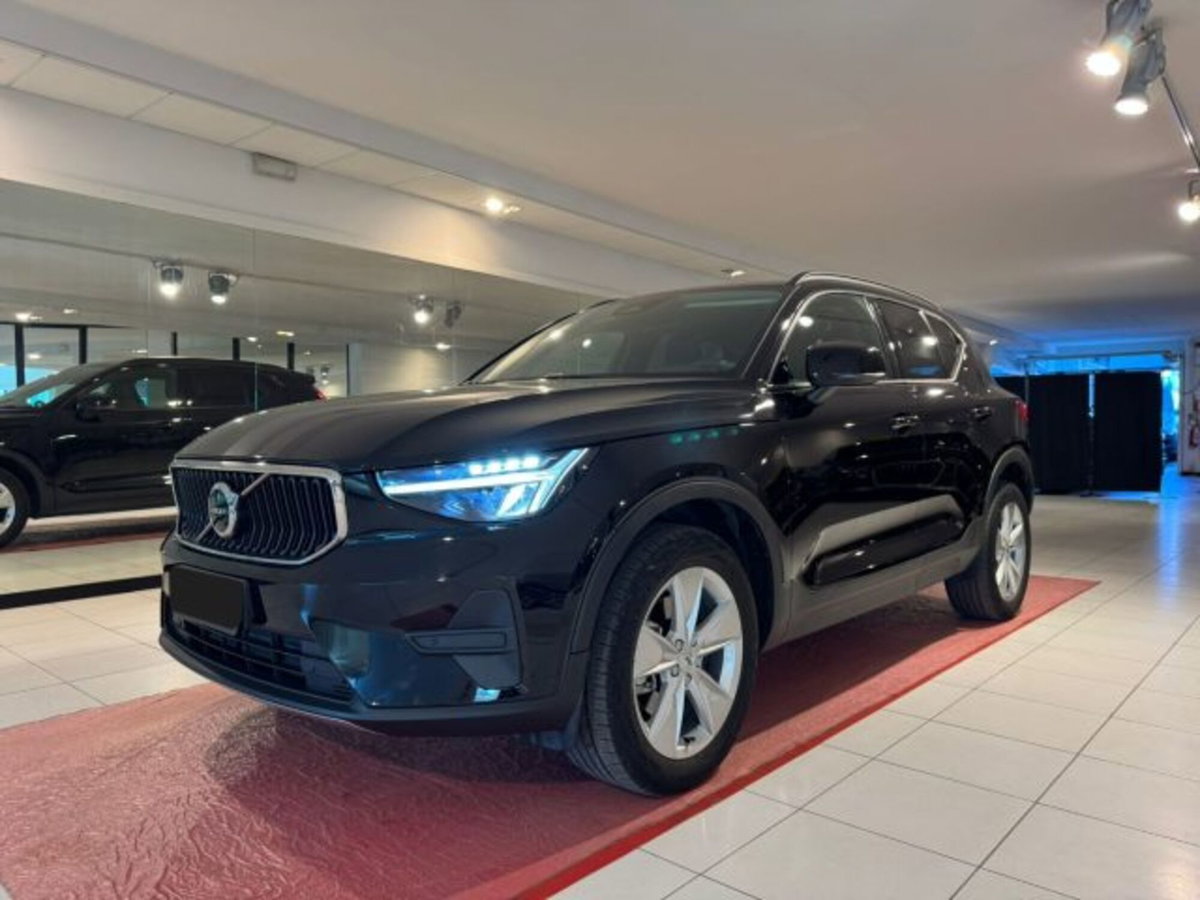 Volvo XC40 2.0 b3 Essential auto (3)