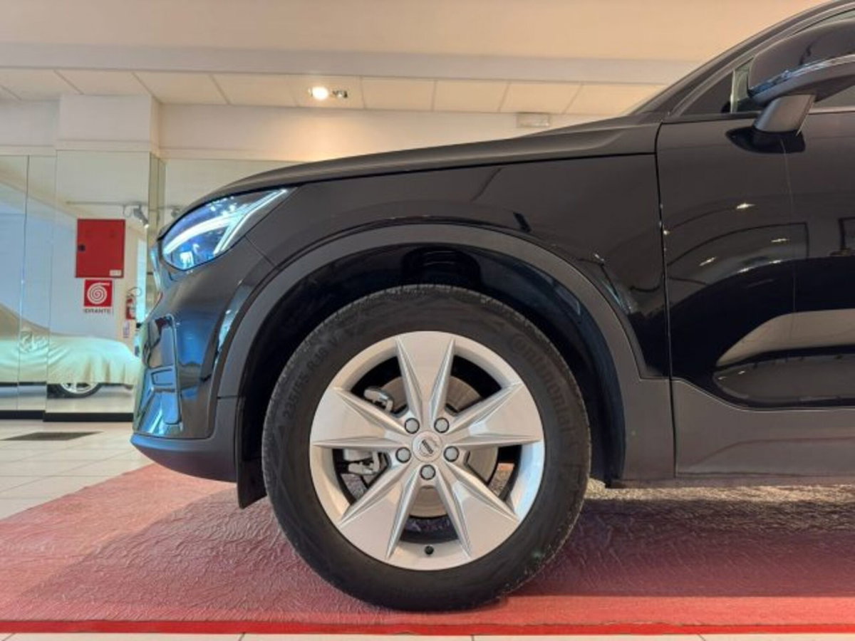 Volvo XC40 2.0 b3 Essential auto (4)