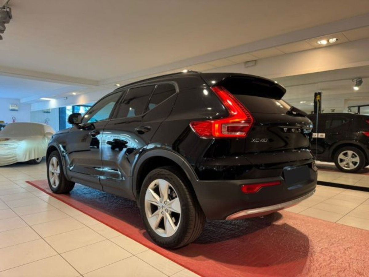 Volvo XC40 2.0 b3 Essential auto (5)