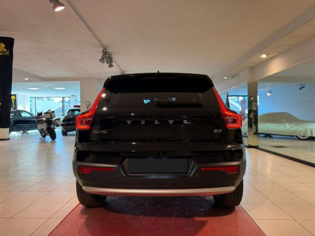 Volvo XC40 2.0 b3 Essential auto (6)