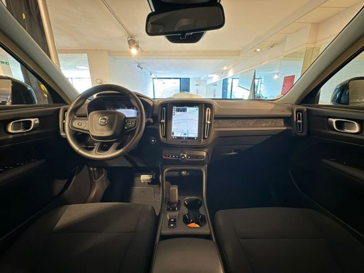 Volvo XC40 2.0 b3 Essential auto (8)