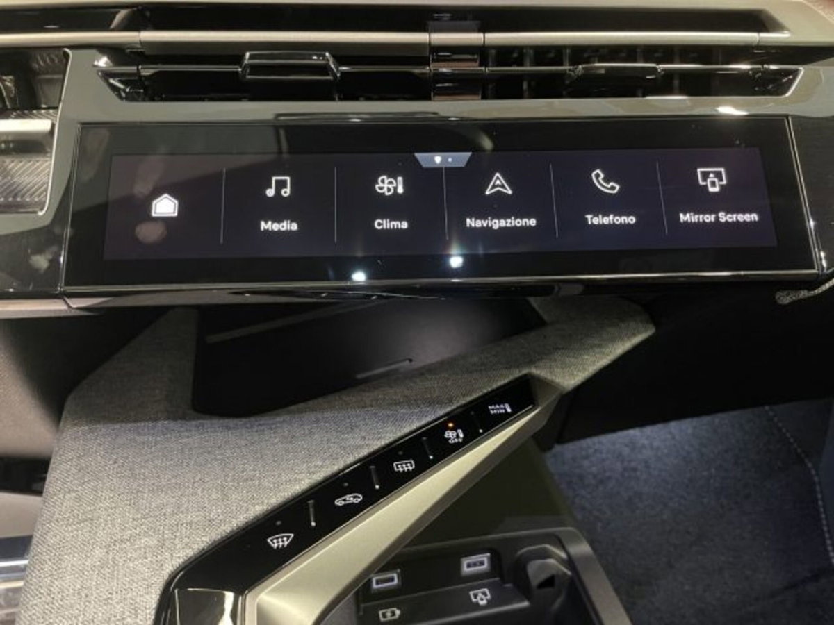 Peugeot 3008 1.2 hybrid GT 145cv e-dcs6 (11)