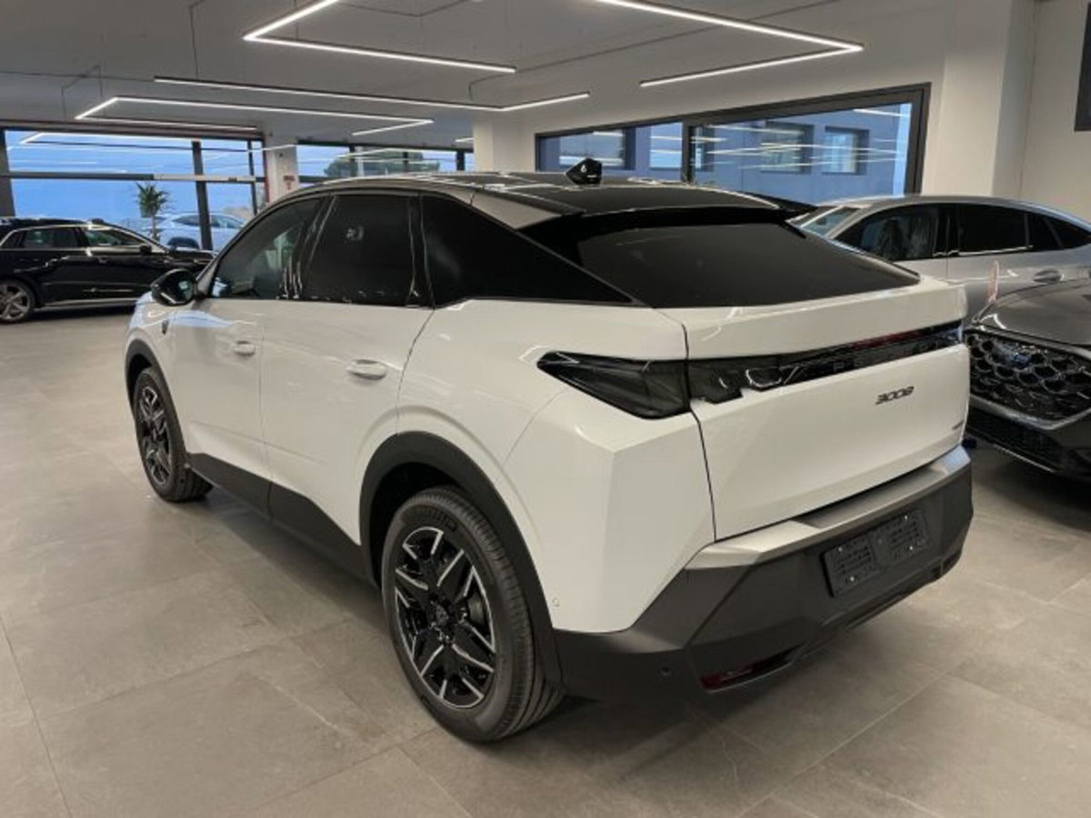 Peugeot 3008 1.2 hybrid GT 145cv e-dcs6 (13)
