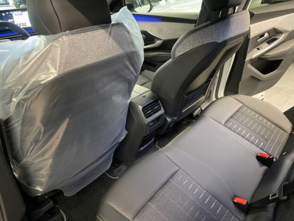 Peugeot 3008 1.2 hybrid GT 145cv e-dcs6 (20)