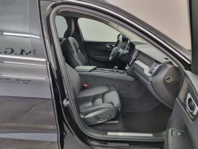 Volvo XC60 B5 (d) AWD Geartronic Momentum Pro (10)