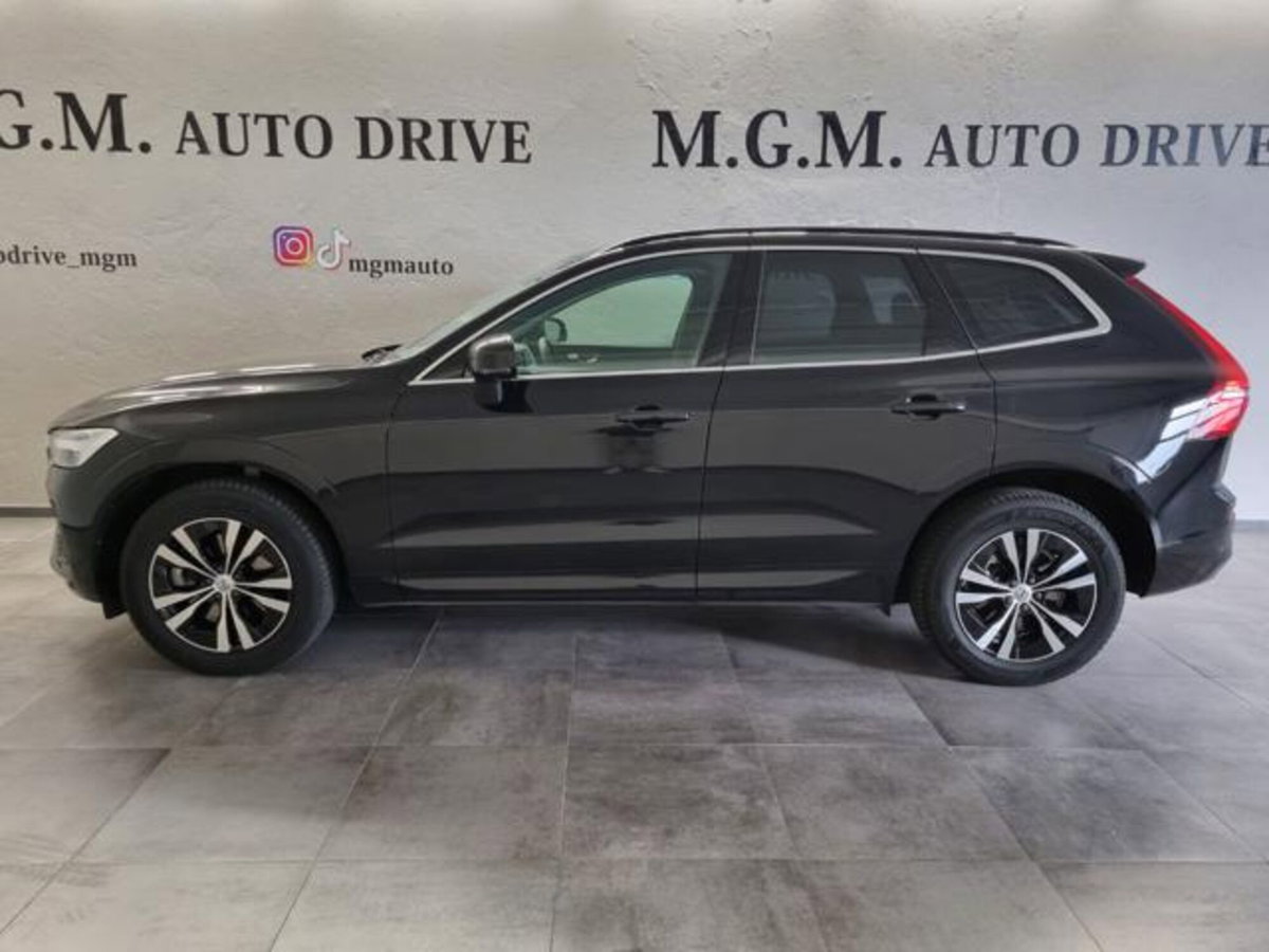Volvo XC60 B5 (d) AWD Geartronic Momentum Pro (2)