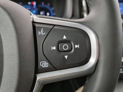 Volvo XC60 B5 (d) AWD Geartronic Momentum Pro (20)
