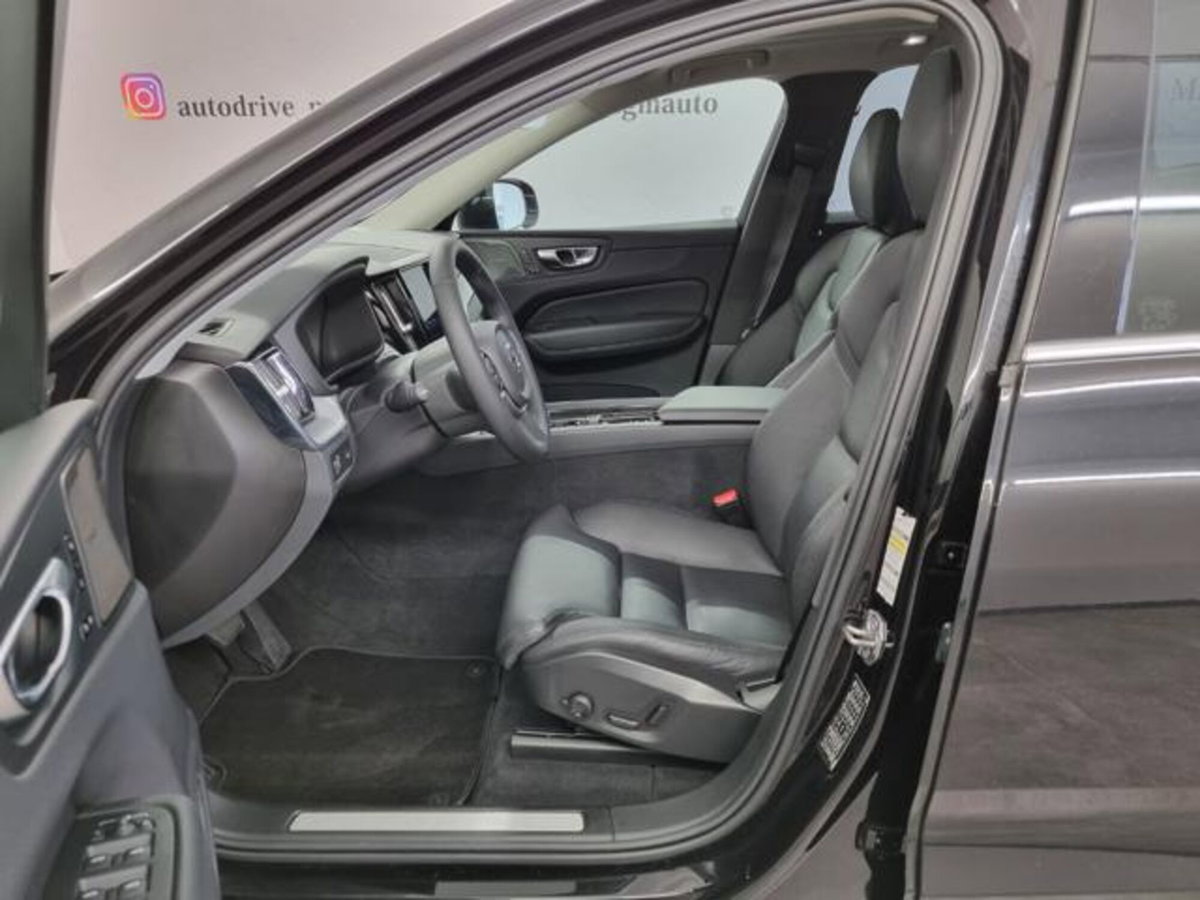 Volvo XC60 B5 (d) AWD Geartronic Momentum Pro (9)