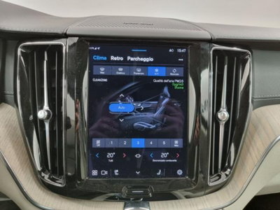 Volvo XC60 B5 (d) AWD Geartronic Momentum Pro (14)