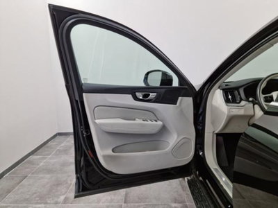 Volvo XC60 B5 (d) AWD Geartronic Momentum Pro (20)