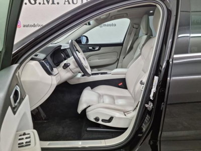 Volvo XC60 B5 (d) AWD Geartronic Momentum Pro (6)