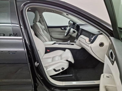 Volvo XC60 B5 (d) AWD Geartronic Momentum Pro (7)