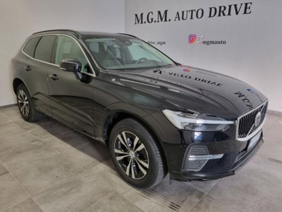 Volvo XC60 B5 (d) AWD Geartronic Momentum Pro (18)