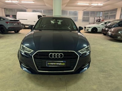 Audi A3 1.6 TDI 116 CV S tronic Sport (2)