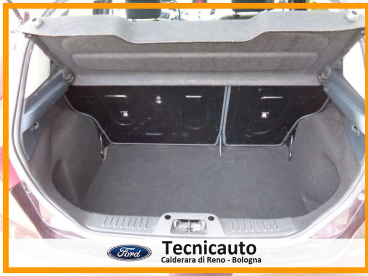 Ford Fiesta 1.2 82CV 5 porte (11)