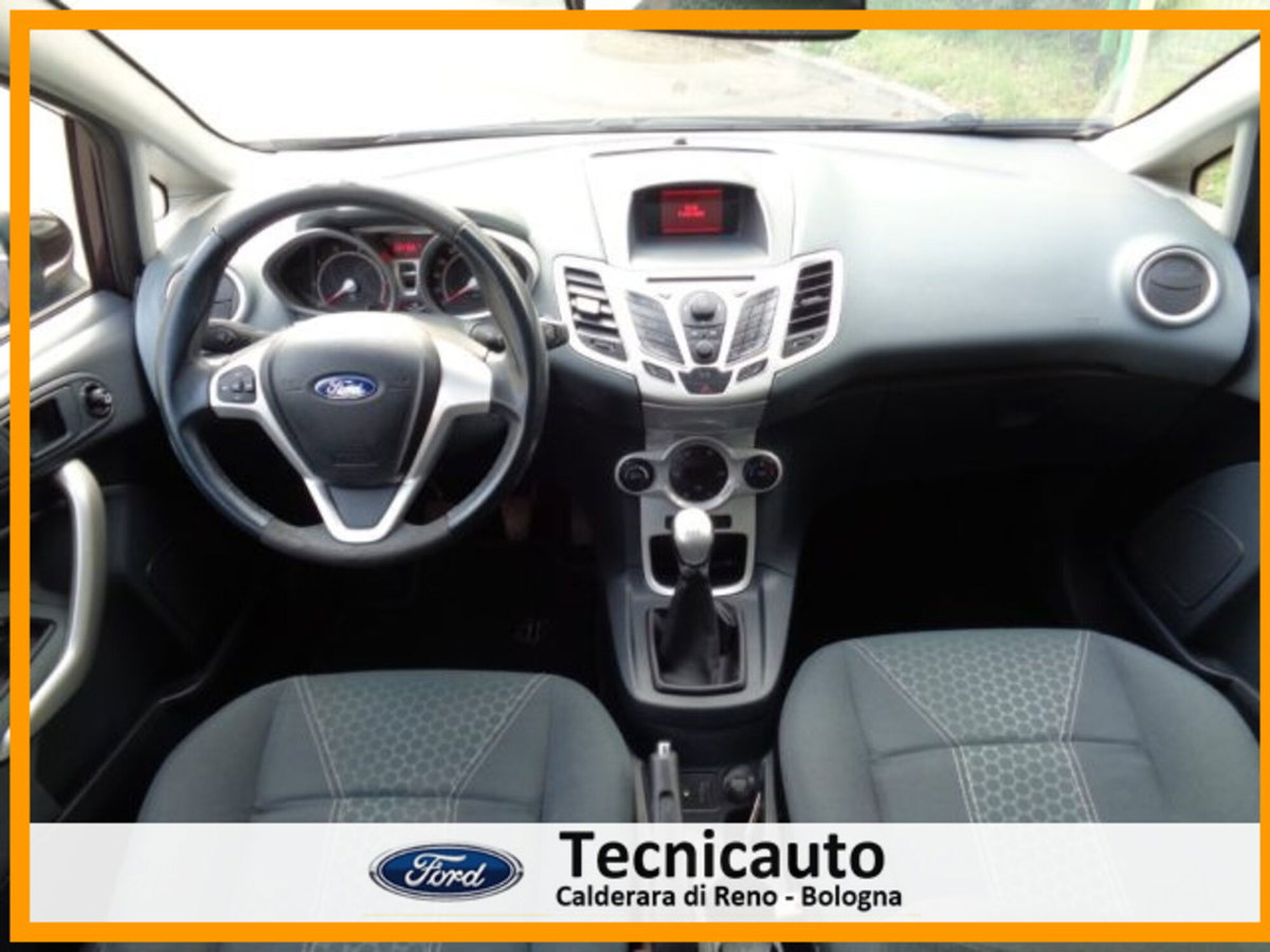 Ford Fiesta 1.2 82CV 5 porte (12)