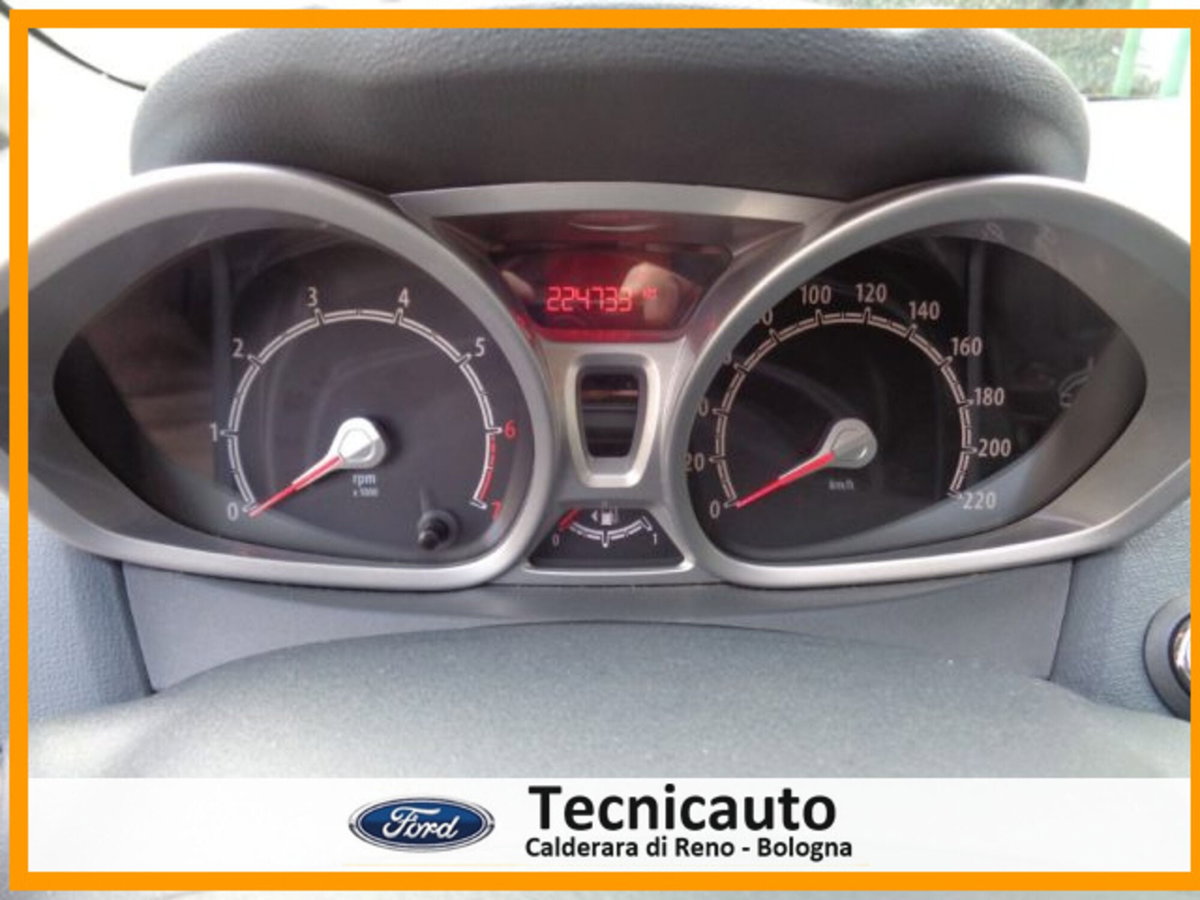 Ford Fiesta 1.2 82CV 5 porte (13)