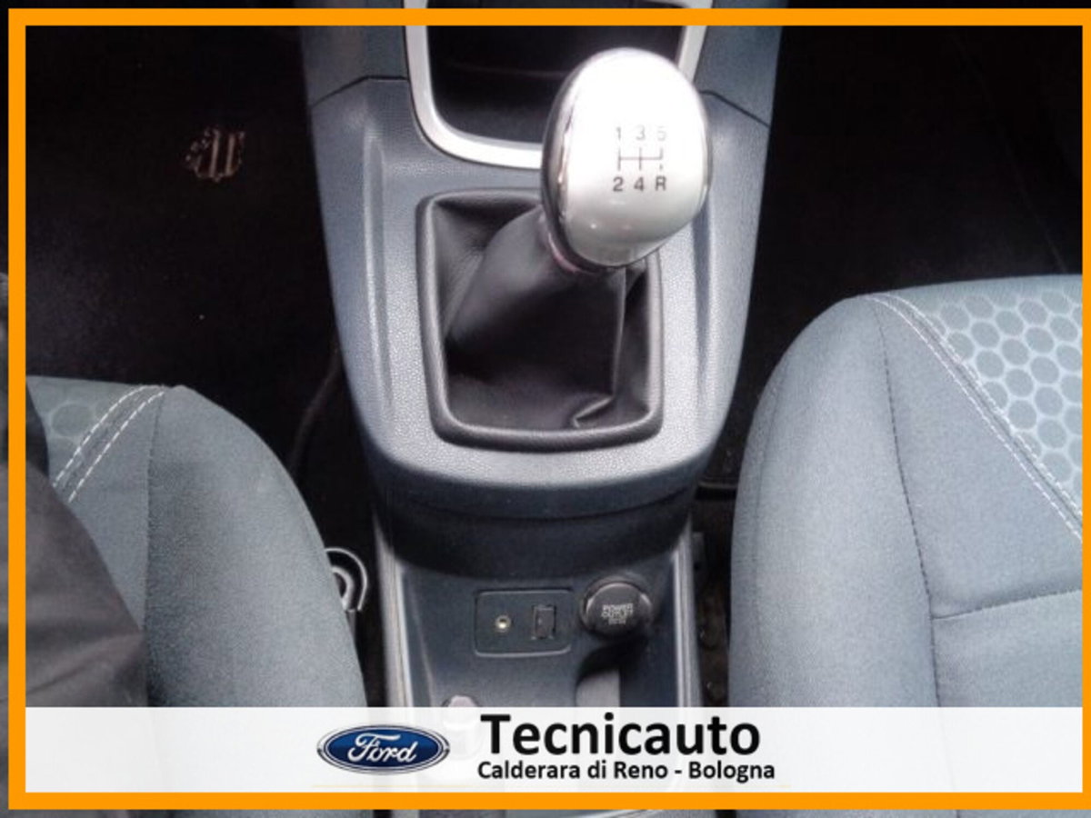 Ford Fiesta 1.2 82CV 5 porte (16)