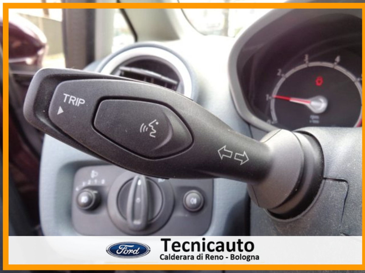 Ford Fiesta 1.2 82CV 5 porte (18)