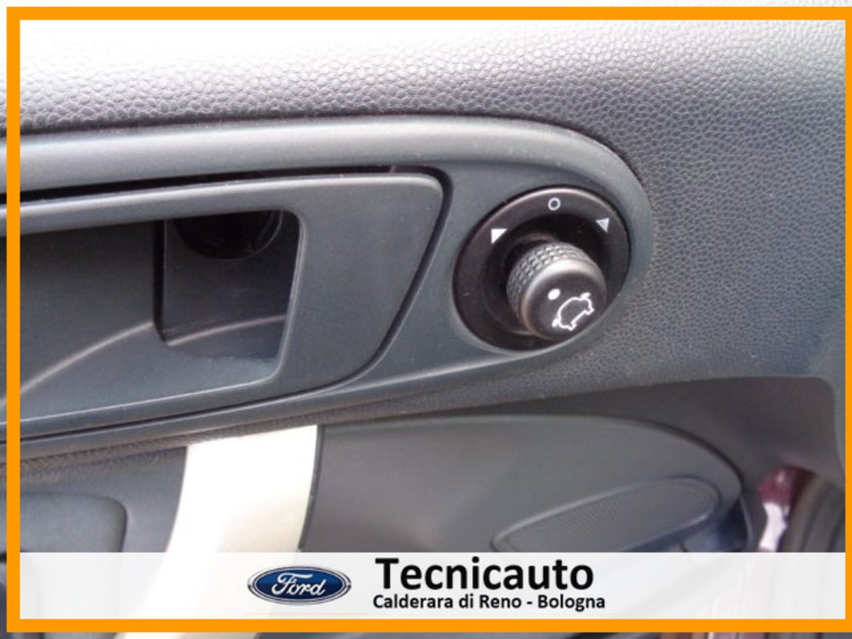 Ford Fiesta 1.2 82CV 5 porte (20)