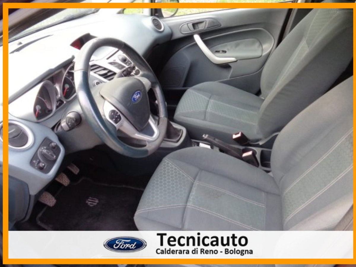 Ford Fiesta 1.2 82CV 5 porte (9)