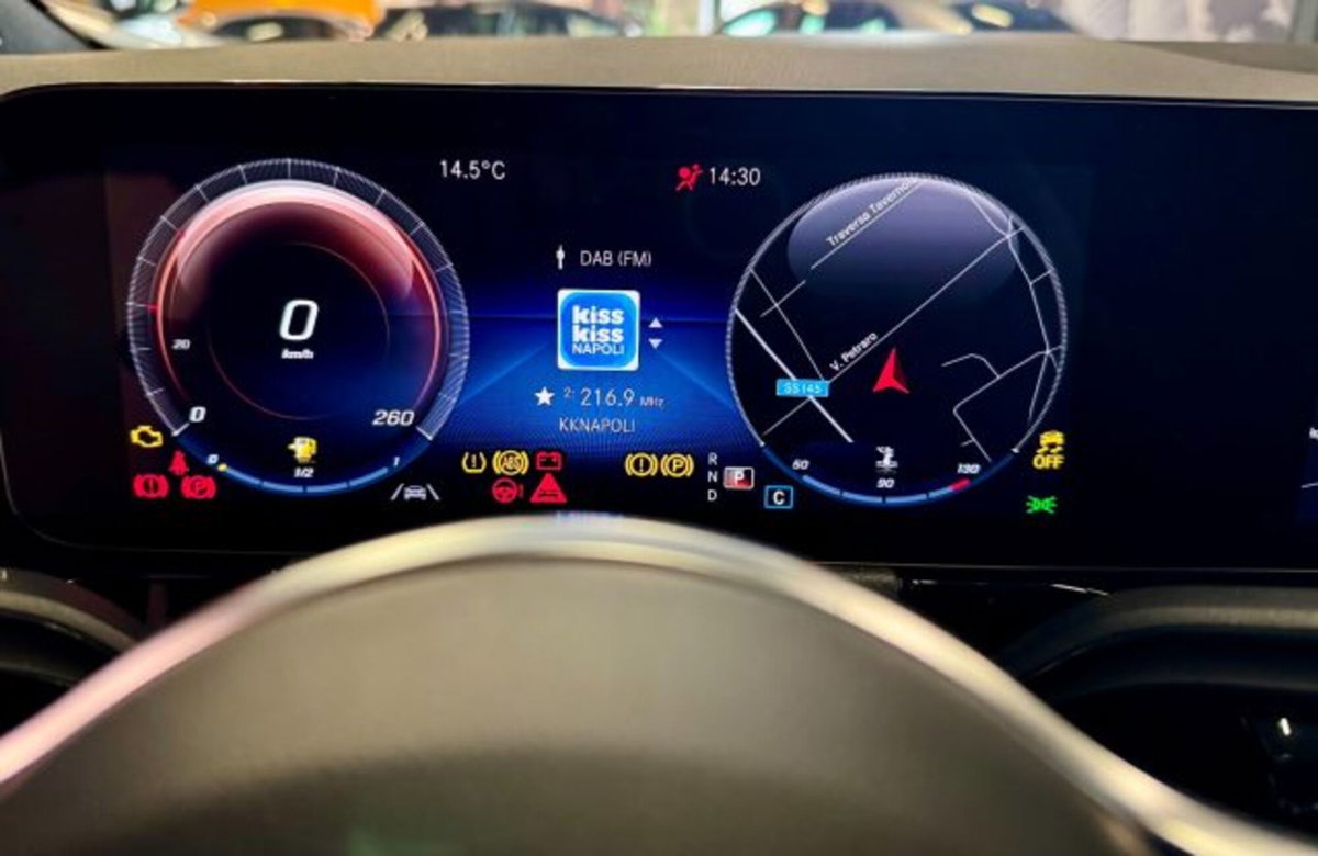 Mercedes-Benz GLA SUV 200 d Automatic Sport Plus (16)